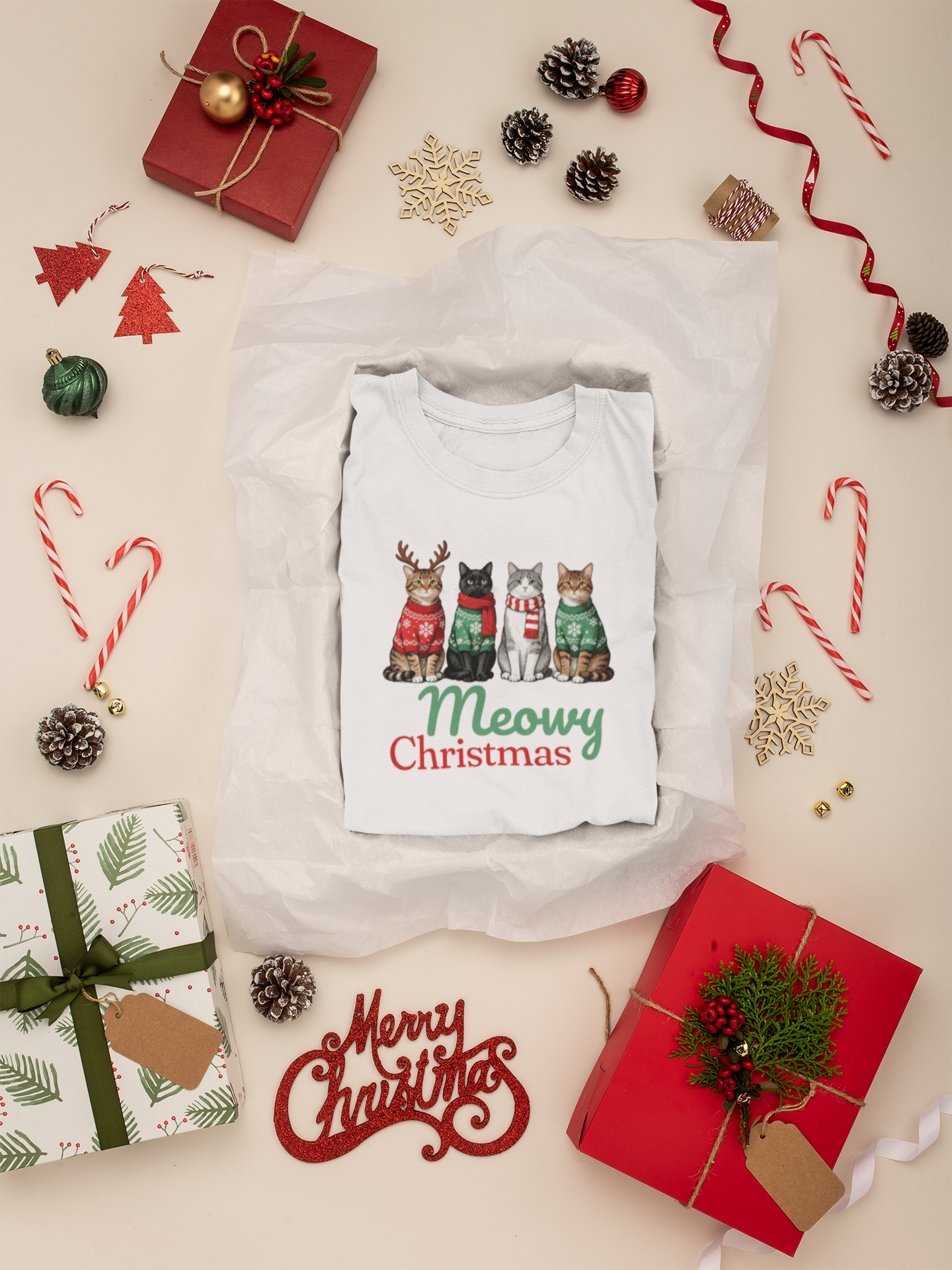 Meowy Christmas T-Shirt - 4 Katzen Weihnachtsshirt - Unisex Classic Tee